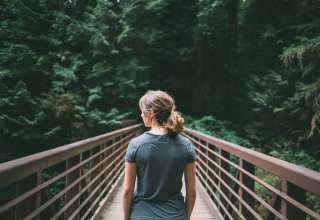 Women-Bridge-Thinking-Wallpaper