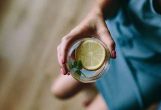 Closeup-of-lemon-and-mint-with-water