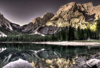 Lake Mountains Reflection Wallpaper