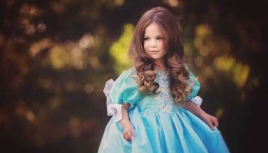 Beautiful clothes children girl Wallpaper