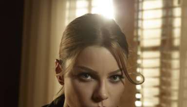 Chloe Decker As Lauren German In Lucifer Wallpaper