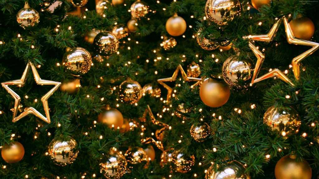 Christmas New Year Toys Fir Tree Balls Decorations Wallpaper