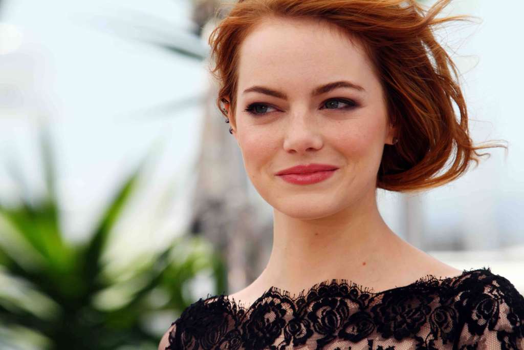 Emma Stone Cute Smile Wallpaper