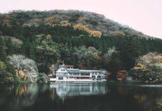 House Lake Shore Hill Trees Wallpaper