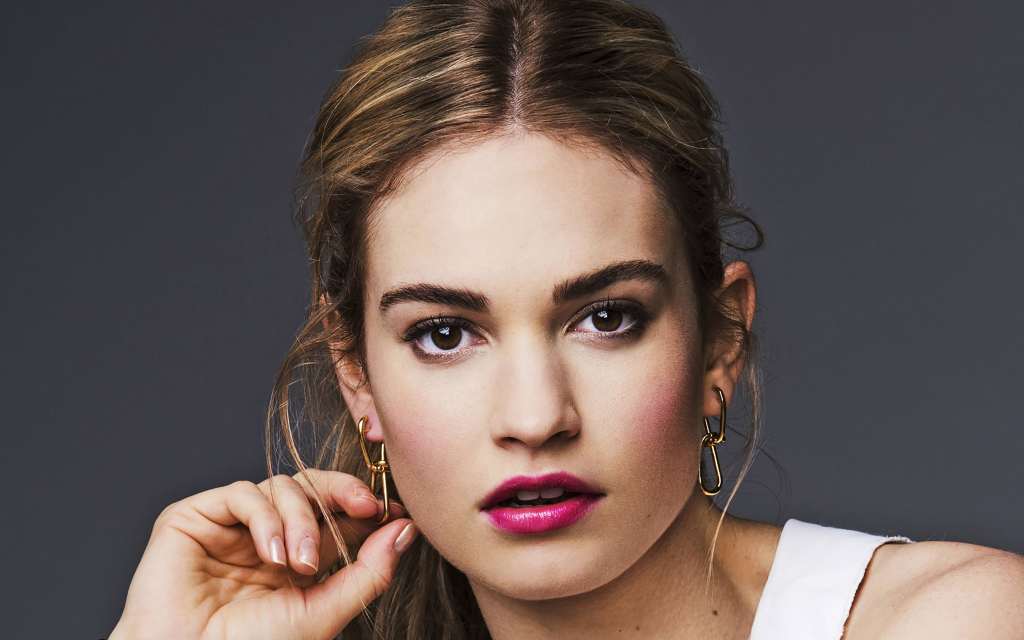 Lily James 2017 Wallpaper