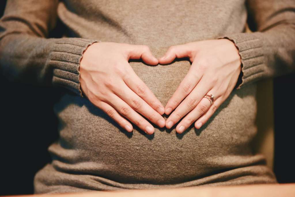 Pregnancy Heart Motherhood Wallpaper
