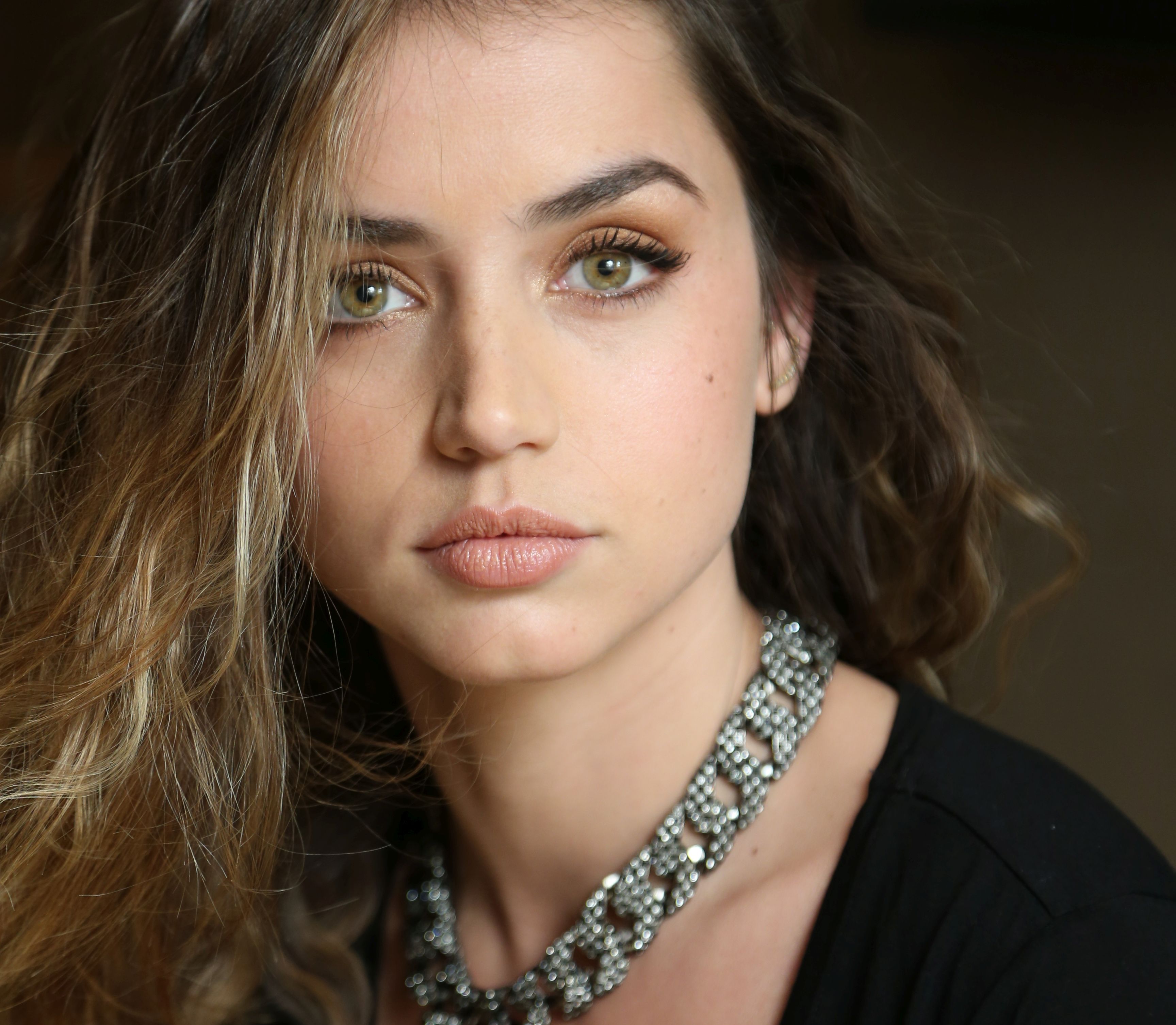 Ana de Armas Wallpaper