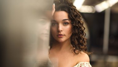 Girl Curl Depth of Field Wallpaper
