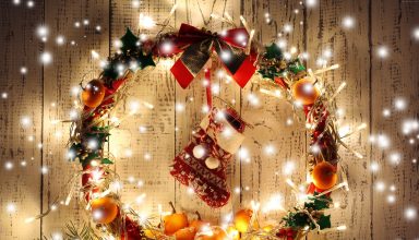 Christmas New Year Gift Balls Decorations Wallpaper