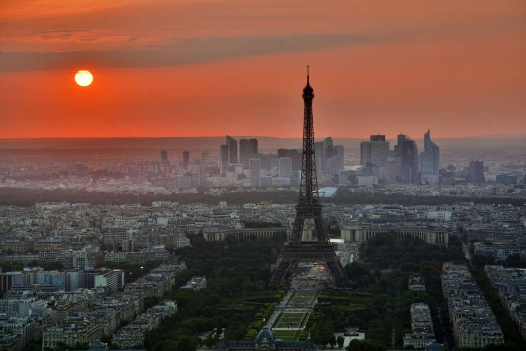 Eiffel Tower in Paris Wallpaper