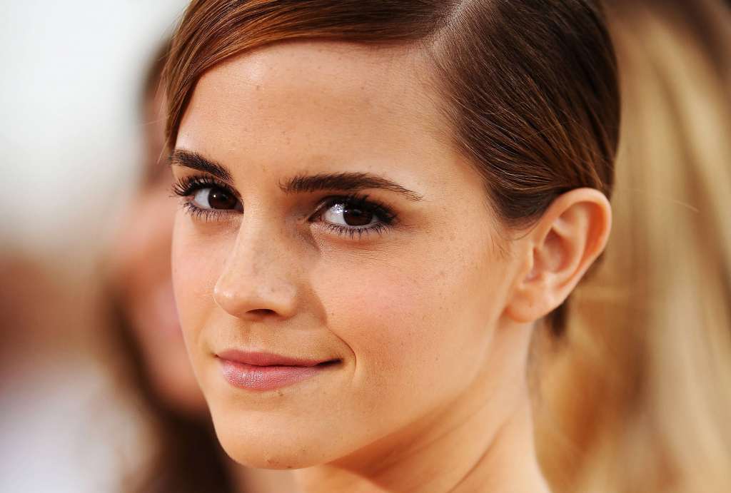 Emma Watson Peach Fuzz Wallpaper