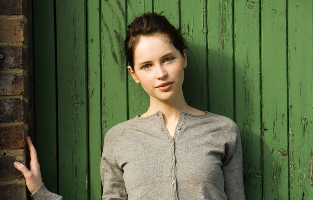 Felicity Jones British Actress Wallpaper