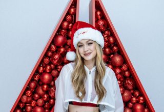 Gigi Hadid Reebok Christmas Event Wallpaper