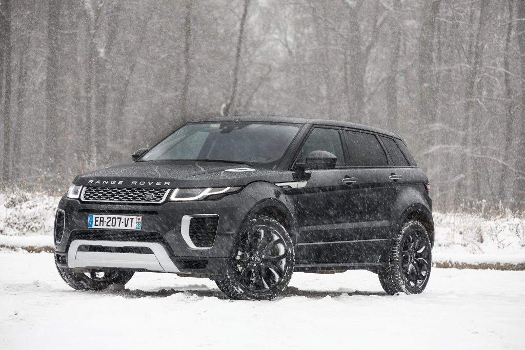 Range Rover Evoque Autobiography SI4 in Snow Wallpaper