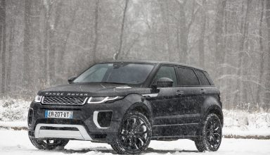 Range Rover Evoque Autobiography SI4 in Snow Wallpaper