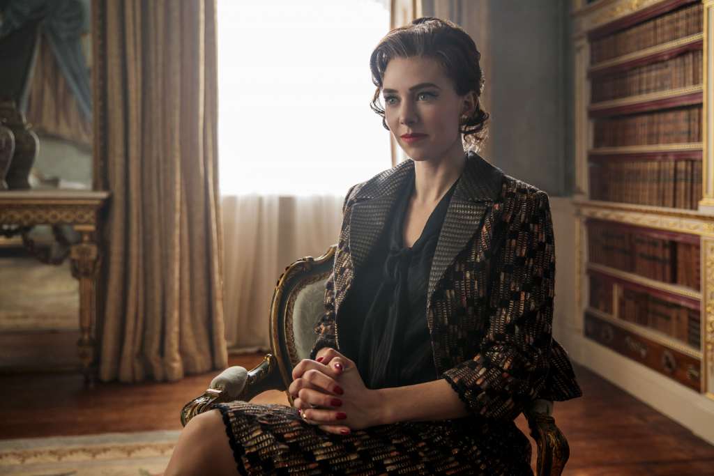 Vanessa Kirby As Princess Margaret in The Crown TV Series Wallpaper