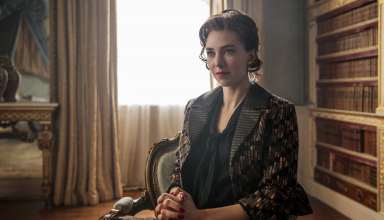 Vanessa Kirby As Princess Margaret in The Crown TV Series Wallpaper