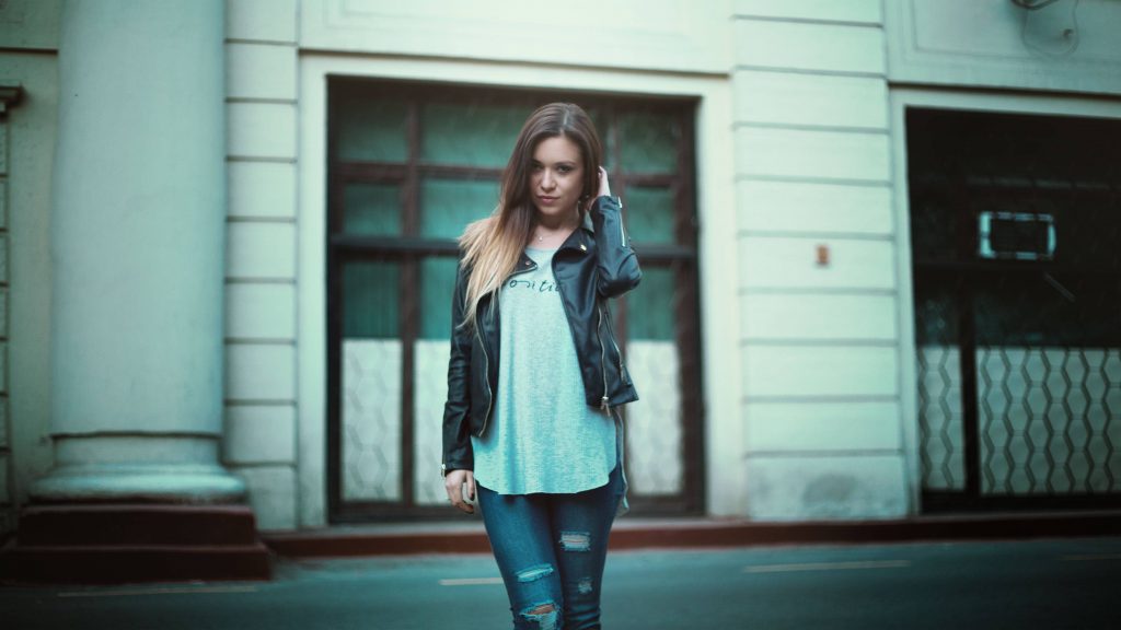 Girl in Leather Jacket Beautiful Hair Model Wallpaper
