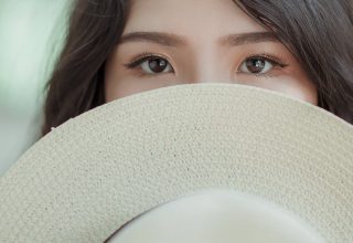 White Hat in Woman Face Wallpaper