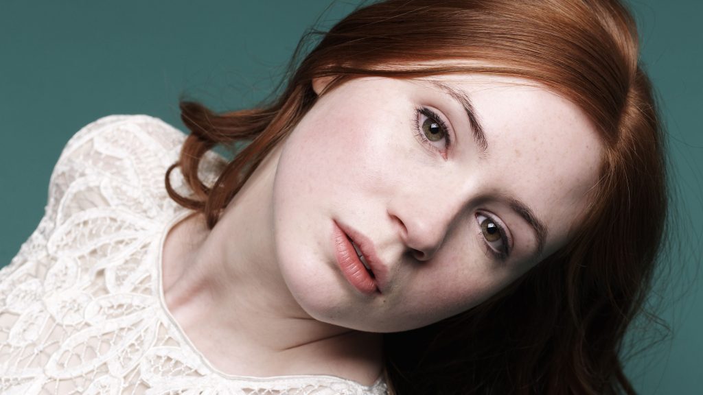 Karen Gillan Close-up Wallpaper