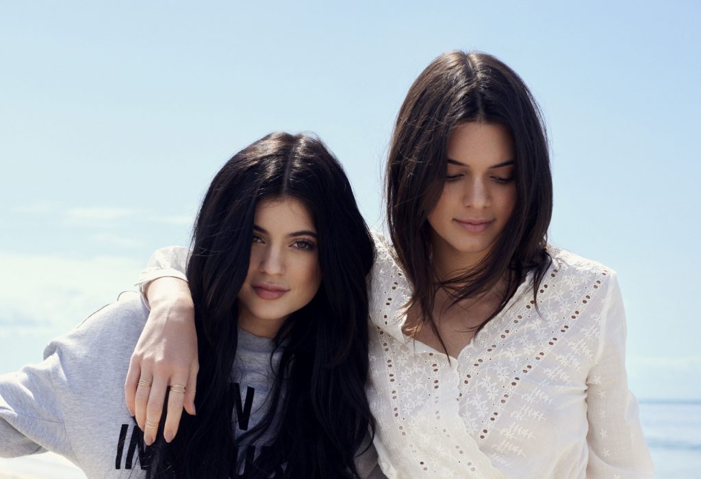 Kendall & Kylie Jenner Models Wallpaper