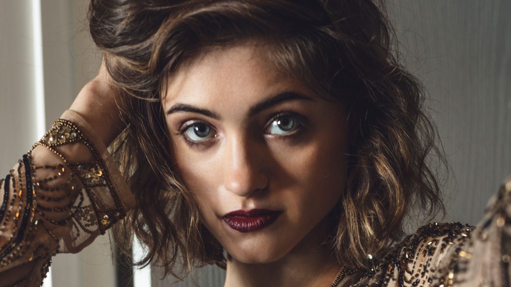 Natalia Dyer Close-up Wallpaper