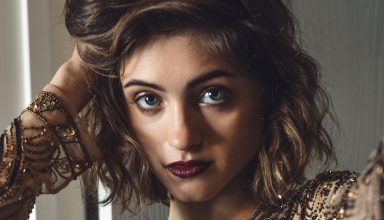 Natalia Dyer Close-up Wallpaper