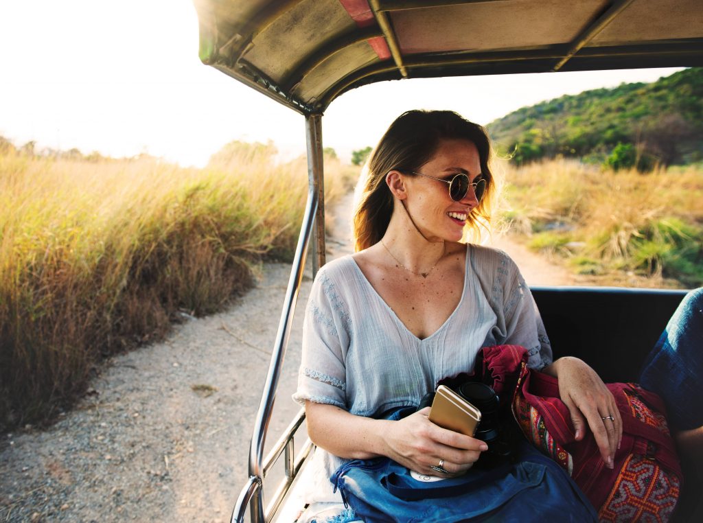 Women Adventure Sunglasses Happy Travelling Wallpaper