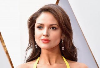 Eiza Gonzales Oscar 2018 Wallpaper