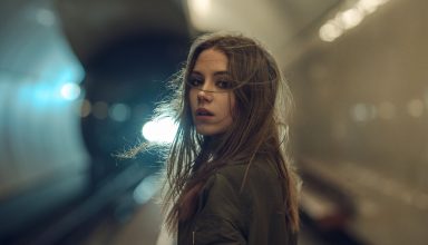 Ksenia Kokoreva Looking Back Wallpaper