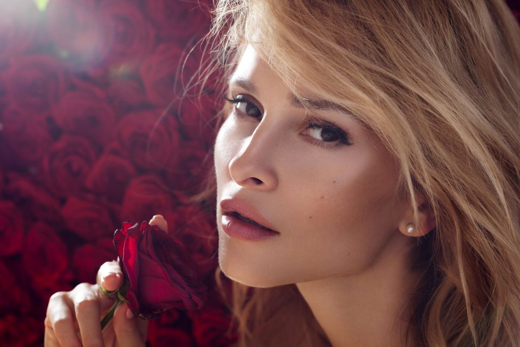 Woman Model Red Rose Wallpaper