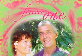 دانلود آلبوم موسیقی Forever One توسط Terry Oldfield Soraya Saraswati