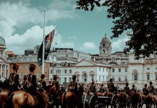 دانلود موسیقی متن فیلم Waterloo